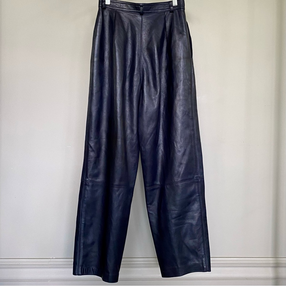 Vintage 100% genuine leather navy blue wide-leg pleated front pants. 💙 - Picture 5 of 7